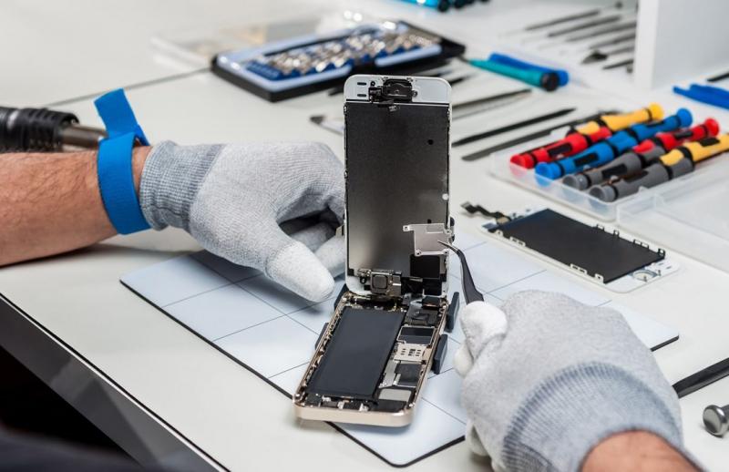 Phone Not Making Sound? Fixes From A Phone Repair Shop
